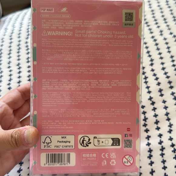 NIP THE MONSTERS Labubu Let's Checkmate Queen Series Vinyl Plush Hanging Card - Picture 5 of 14